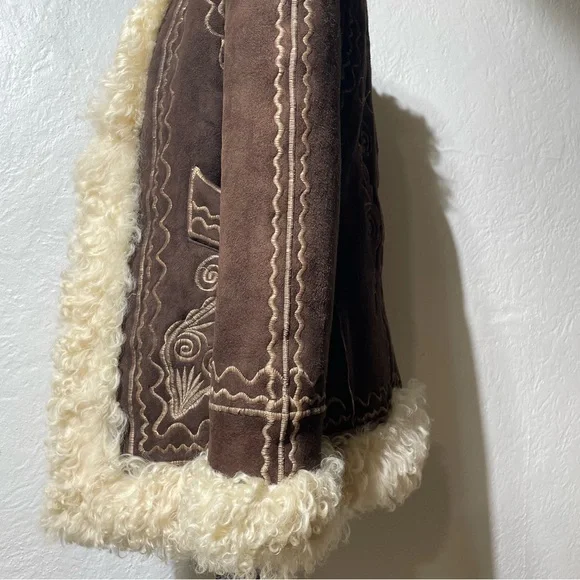 Vtg Afghan curly lamb wool shearling embroidered suede coat penny lane Mongolian - Picture 8 of 16